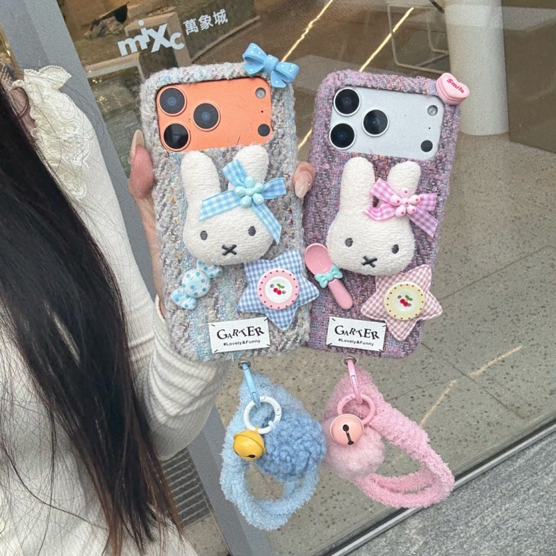  غطاء هاتف أنيق بتصميم دمية م - مراجعة Cute Cartoon Wrist Strap Silicone Case وسعره