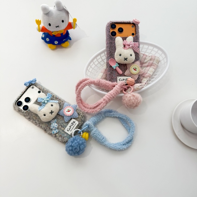  غطاء هاتف أنيق بتصميم دمية م - مراجعة Cute Cartoon Wrist Strap Silicone Case وسعره