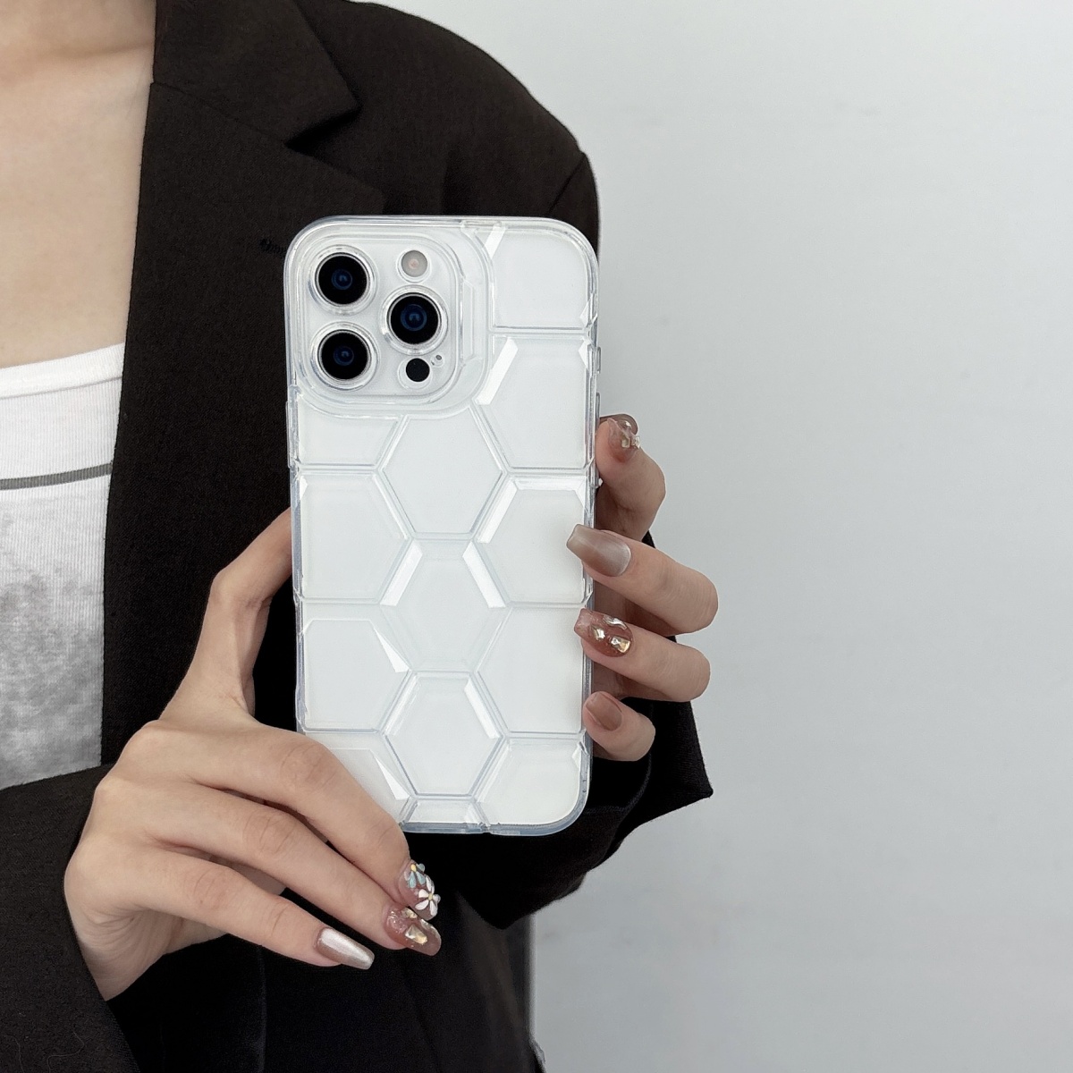 حافظة لهاتف آيفون 16 15 14 13  - مراجعة Clear Shockproof Bumper Case وسعره